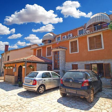 Apartments Orange 709 Fažana エクステリア 写真
